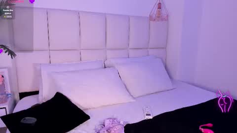 megan_brunette2 online show from July 23, 2026, 11:46 pm