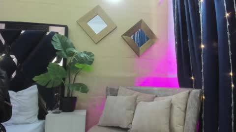 Snapshot of megan_devon chatting on April 10, 2026, 12:21 pm online show from April 10, 2026, 12:21 pm