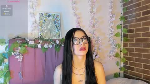 Snapshot of megan_gg chatting on March 31, 2026, 9:15 pm megan_gg online show from March 31, 2026, 9:15 pm