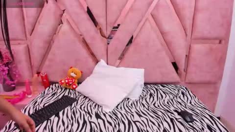megan_latinn online show from June 3, 2026, 3:53 am