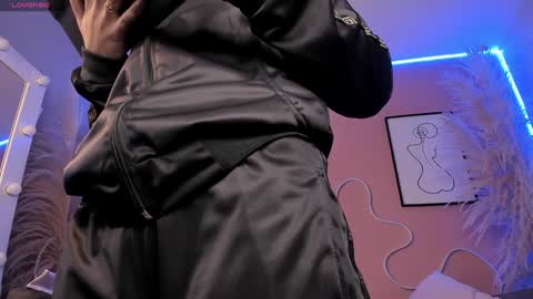 Snapshot of megan_moore__ chatting on December 28, 2024, 11:52 am online show from December 28, 2024, 11:52 am