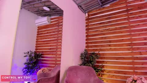 megan_raiin online show from November 11, 2025, 8:47 am