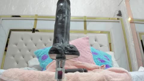 Snapshot of megan_rous2 chatting on November 10, 2025, 1:04 am megan online show from November 10, 2025, 1:04 am