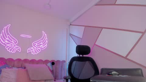 megan_shyne online show from April 15, 2026, 4:30 am