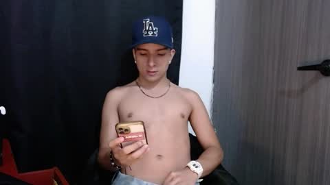 Snapshot of meganfoxvip chatting on April 8, 2026, 12:32 am Megan online show from April 8, 2026, 12:32 am