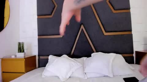 Megan Hofman online show from October 18, 2025, 11:33 am