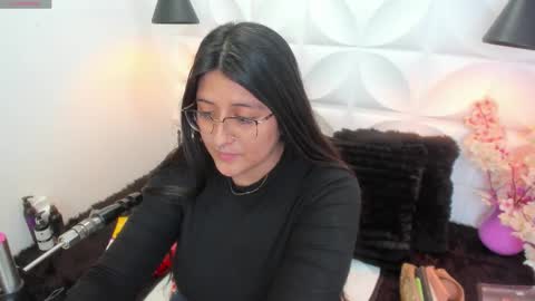 Megan  online show from February 8, 2026, 3:32 am