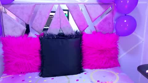 Megann Noa  online show from November 15, 2025, 7:32 pm