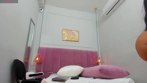 Snapshot of megansaenz_1 chatting on November 14, 2025, 8:18 pm Megan online show from November 14, 2025, 8:18 pm