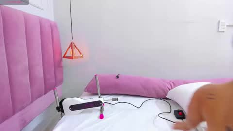 Snapshot of megansaenz_1 chatting on November 18, 2025, 8:24 pm Megan online show from November 18, 2025, 8:24 pm