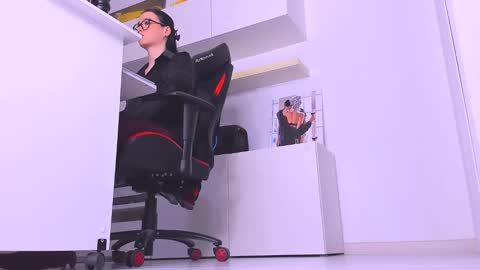 Snapshot of meganstones chatting on January 11, 2025, 4:25 pm Megan online show from January 11, 2025, 4:25 pm