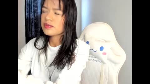 Snapshot of meganthompsonn chatting on June 19, 2026, 12:20 pm Megan online show from June 19, 2026, 12:20 pm