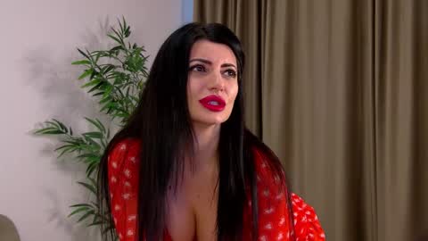 Snapshot of meganvond chatting on April 30, 2026, 7:04 am meganvond online show from April 30, 2026, 7:04 am