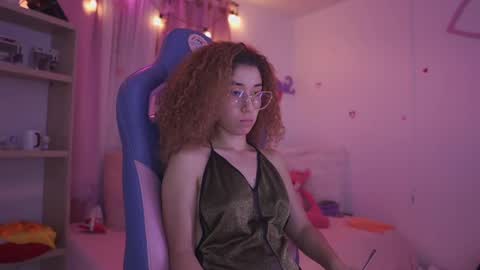 Snapshot of meggan_jade chatting on December 13, 2024, 4:11 am Meggan online show from December 13, 2024, 4:11 am