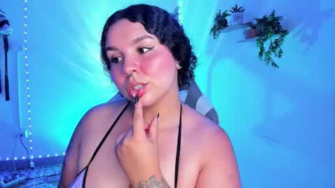 Snapshot of meggan_millerr chatting on November 18, 2025, 11:37 pm online show from November 18, 2025, 11:37 pm
