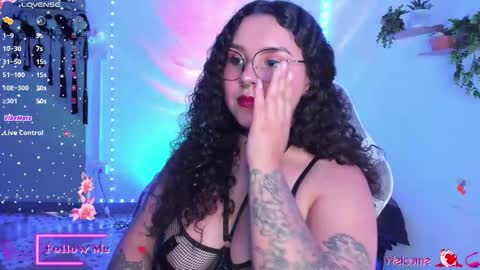 Snapshot of meggan_millerr chatting on December 5, 2025, 3:26 am online show from December 5, 2025, 3:26 am