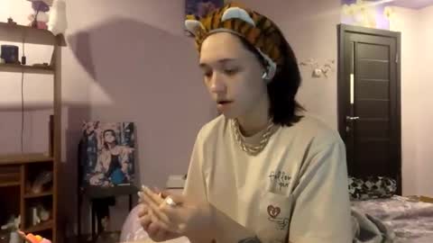 Snapshot of meglusardi chatting on November 24, 2025, 12:16 pm Megan online show from November 24, 2025, 12:16 pm