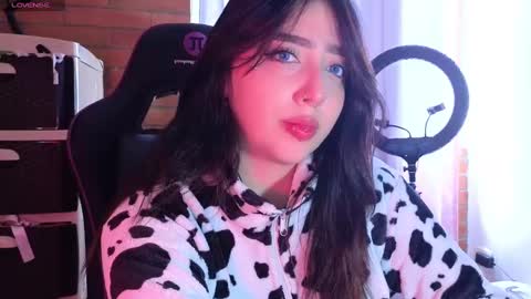 Snapshot of megumi_yang chatting on January 22, 2025, 1:53 pm Megumi online show from January 22, 2025, 1:53 pm