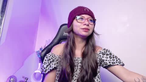 Mei online show from April 12, 2026, 3:44 am