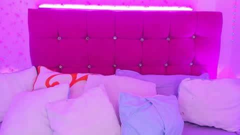 meimurasakii online show from April 29, 2026, 8:04 pm