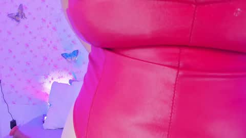meimurasakii online show from May 25, 2026, 7:42 pm