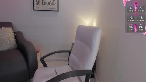 melan_owen online show from November 10, 2025, 11:09 am