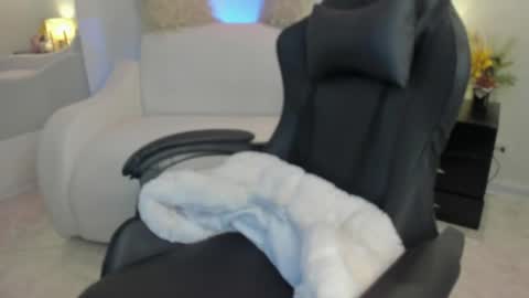 Snapshot of melan_owen chatting on May 7, 2026, 11:04 am melan_owen online show from May 7, 2026, 11:04 am