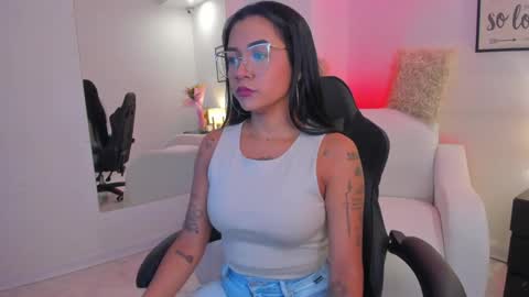 Snapshot of melan_owen chatting on June 5, 2026, 11:05 am melan_owen online show from June 5, 2026, 11:05 am