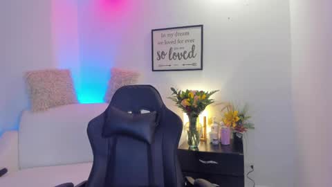Snapshot of melan_owen chatting on June 8, 2026, 11:10 am melan_owen online show from June 8, 2026, 11:10 am