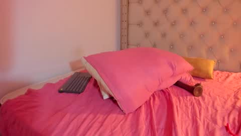 melania_xtreme online show from February 15, 2026, 7:51 am