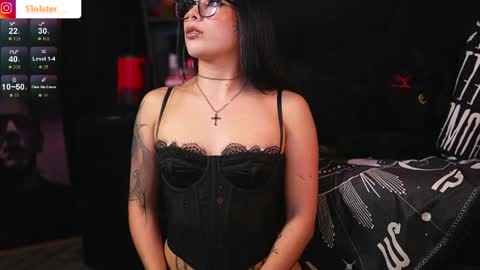 Snapshot of melanie_nyx chatting on May 13, 2026, 3:04 am Mel online show from May 13, 2026, 3:04 am