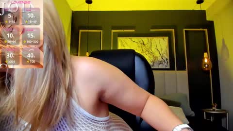 Melanie online show from March 7, 2025, 10:10 pm