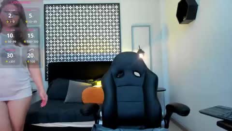 Melanie online show from November 11, 2025, 9:37 pm