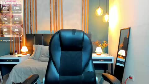 Snapshot of melanie_silver_ chatting on June 3, 2026, 9:20 pm Melanie online show from June 3, 2026, 9:20 pm