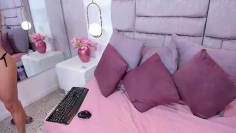 Snapshot of melaniee_joness chatting on July 3, 2026, 5:52 pm melaniee_joness online show from July 3, 2026, 5:52 pm
