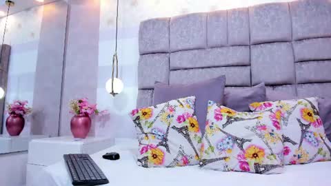 Snapshot of melaniee_joness chatting on August 4, 2026, 5:15 pm melaniee_joness online show from August 4, 2026, 5:15 pm