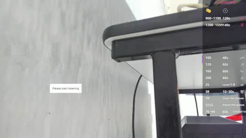 Snapshot of melanierioss_ chatting on May 10, 2026, 12:43 pm online show from May 10, 2026, 12:43 pm