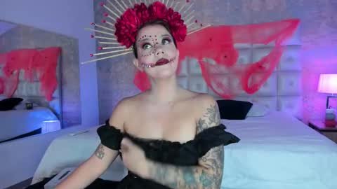 Snapshot of melanieroux chatting on October 5, 2025, 12:03 pm Melanie Roux online show from October 5, 2025, 12:03 pm