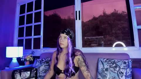 Snapshot of melanieroux chatting on October 25, 2025, 11:40 am Melanie Roux online show from October 25, 2025, 11:40 am