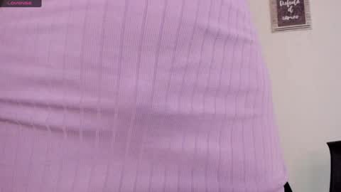 Snapshot of melaniie_roussel chatting on December 11, 2024, 4:18 am melaniie_roussel online show from December 11, 2024, 4:18 am