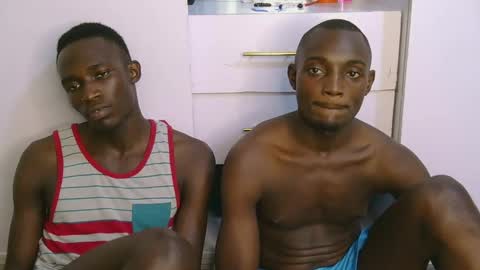 Snapshot of melanin_hotguys chatting on March 5, 2025, 10:00 am MEDDY AND Faizal online show from March 5, 2025, 10:00 am