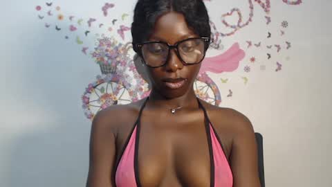 Snapshot of melanine_floral chatting on March 8, 2025, 8:35 pm Praiz online show from March 8, 2025, 8:35 pm