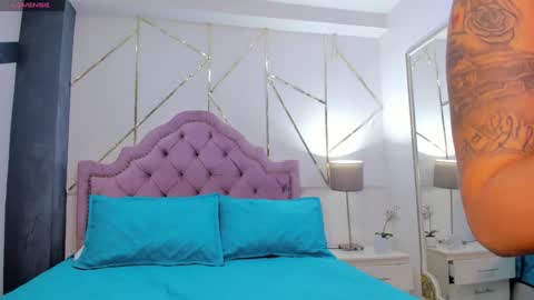 Snapshot of melanny_luv chatting on December 13, 2024, 9:20 pm MelanyLuv online show from December 13, 2024, 9:20 pm