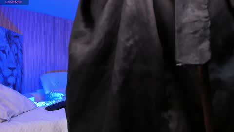 Snapshot of melanny_luv chatting on September 17, 2025, 9:05 pm MelanyLuv online show from September 17, 2025, 9:05 pm