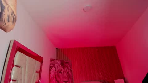 Snapshot of melanny_luv chatting on October 25, 2025, 9:53 pm MelanyLuv online show from October 25, 2025, 9:53 pm