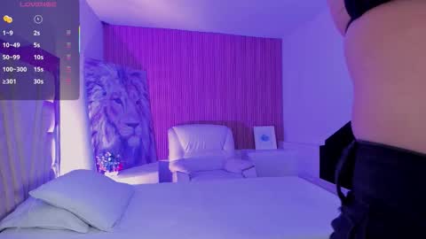 Snapshot of melanny_luv chatting on November 11, 2025, 10:10 pm MelanyLuv online show from November 11, 2025, 10:10 pm