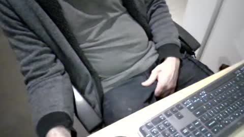 Snapshot of melbguy_075 chatting on August 2, 2026, 10:25 am melbguy_075 online show from August 2, 2026, 10:25 am