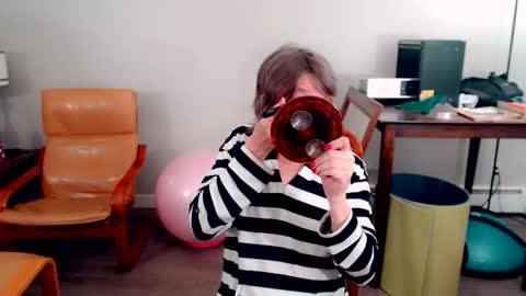 Snow Hobot online show from December 14, 2025, 7:47 am