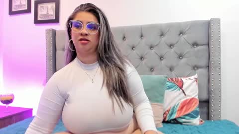 Snapshot of melinda_bob chatting on January 23, 2025, 7:51 pm Melinda online show from January 23, 2025, 7:51 pm