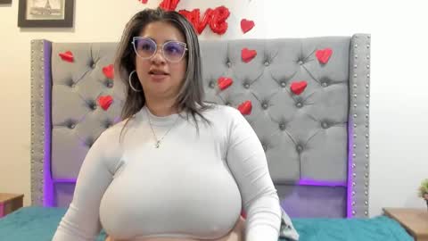 Snapshot of melinda_bob chatting on February 26, 2025, 2:25 pm Melinda online show from February 26, 2025, 2:25 pm